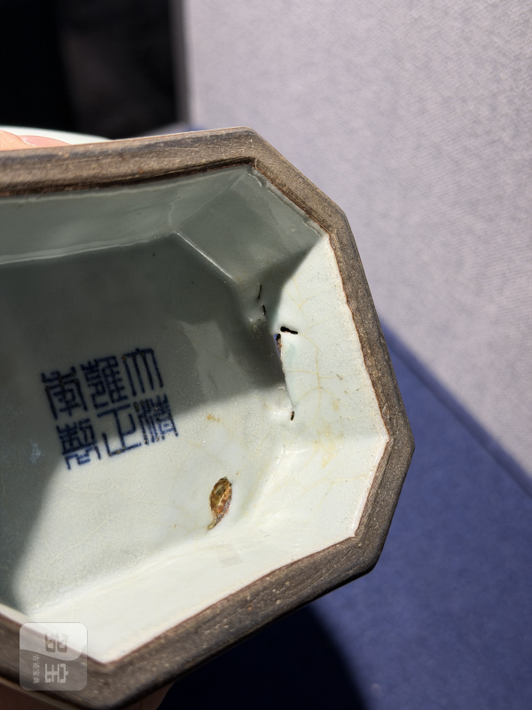 清雍正 铜骨仿汝釉穿带六方贯耳瓶 - 图15